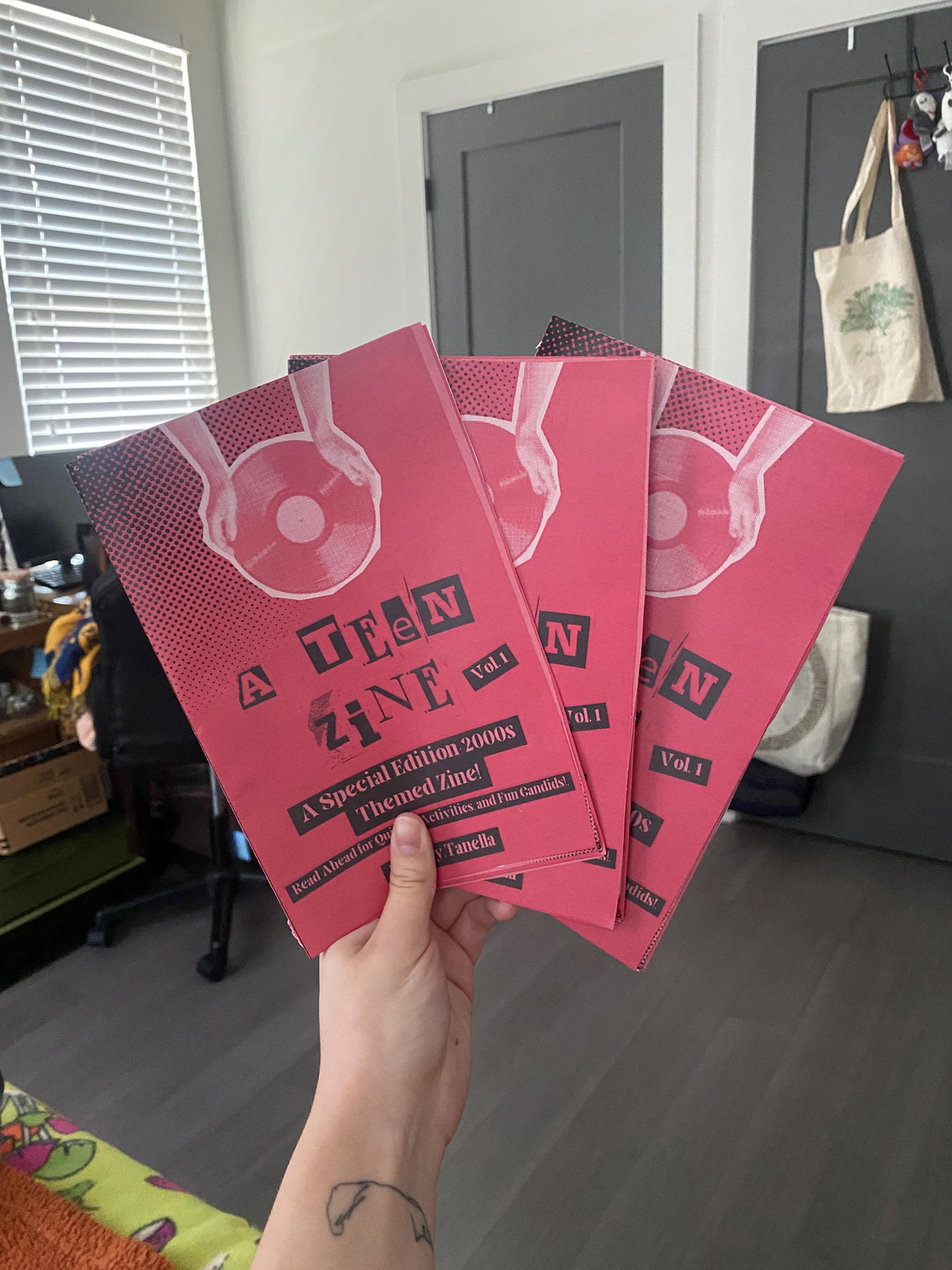 teen zine; an interactive 2000s zine!